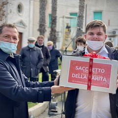 Inaugurato un presepe artistico in piazza Cappuccini