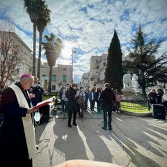 Inaugurato un presepe artistico in piazza Cappuccini