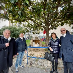 Inaugurato un presepe artistico in piazza Cappuccini