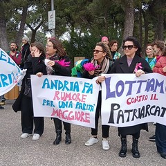 Flash mob femminista della CGIL BAT - Andria