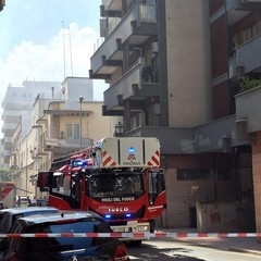 L'incendio in via Taranto a Andria