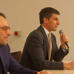 A sinistra l'assessore Savino Losappio, a destra l'amministratore delegato di Ferrotramviaria Spa, Giuseppe Pavoncelli