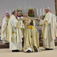 L'abbraccio di Andria al vescovo Mons. Domenico Basile