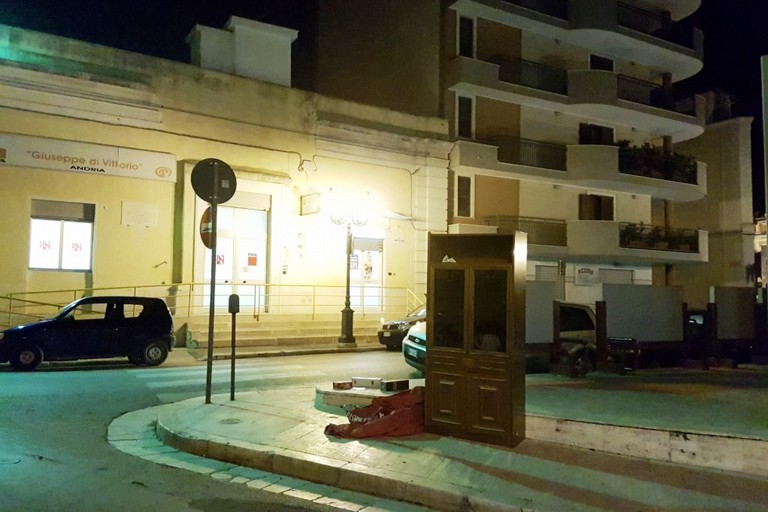 Piazza Di Vittorio arricchita di un nuovo arredo urbano. <span>Foto Riccardo Di Pietro</span>