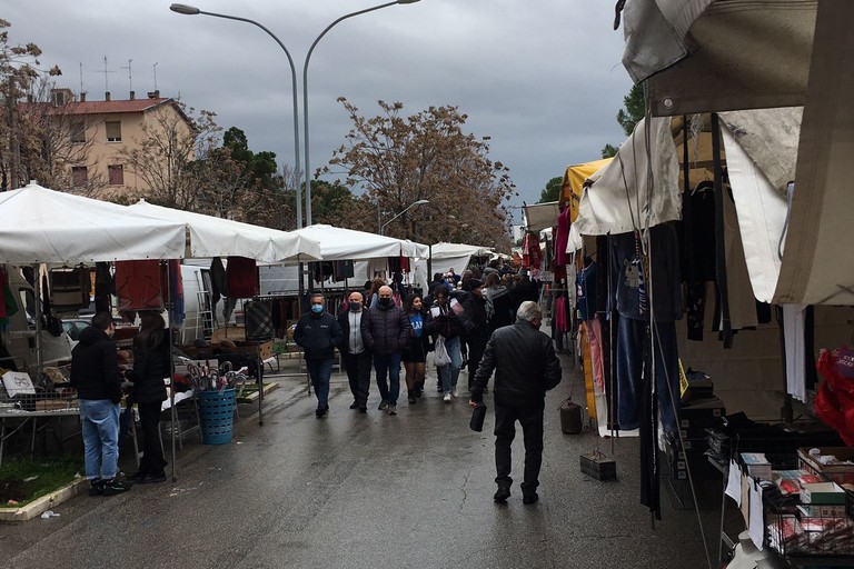 mercato settimanale