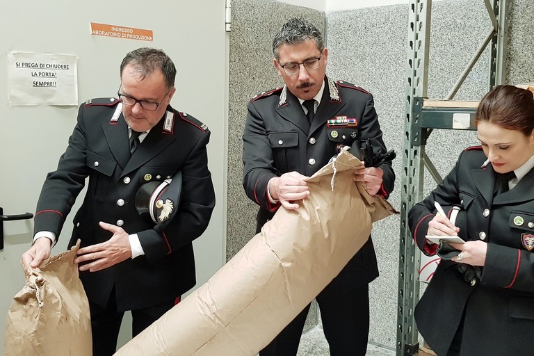 sequestro alimenti da parte dei Carabinieri forestali