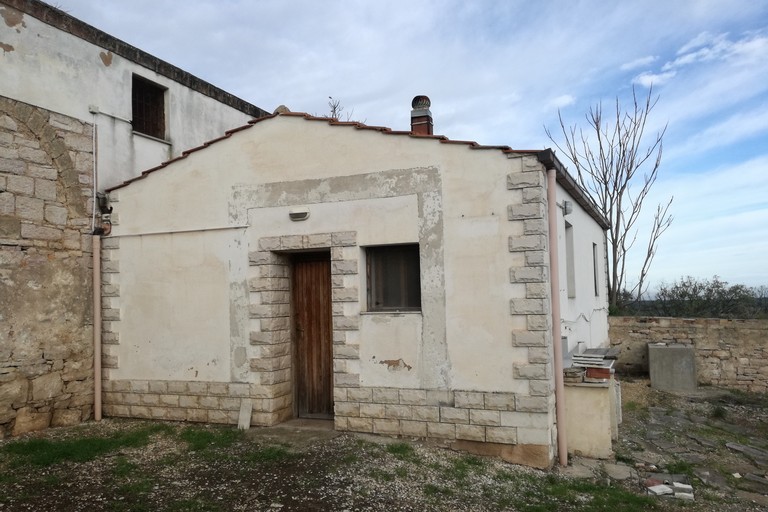 Il locale, abbandonato da circa 8 anni, dove sarà realizzato il panificio