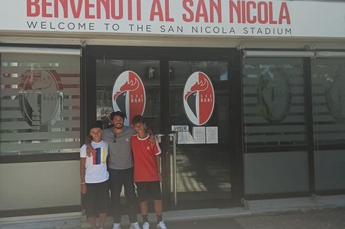 Luca Frezza e Luca Monterisi con mister Vito Di Bari