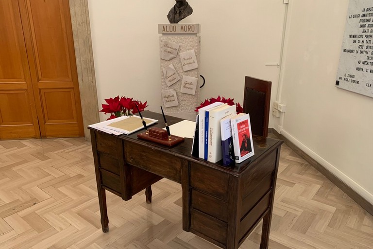 A Palazzo di Città un particolare allestimento per ricordare Aldo Moro