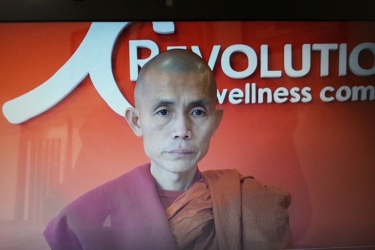 Incontro di meditazione con il monaco tibetano