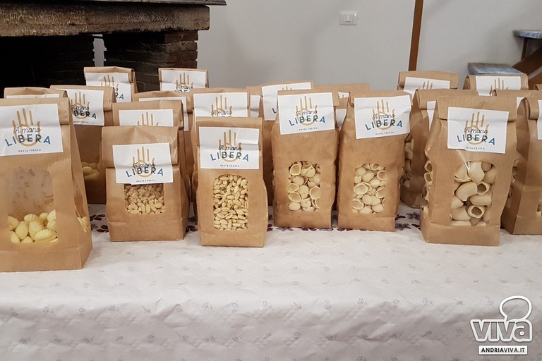 pasta a mano libera