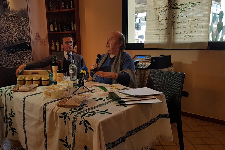 Lino Banfi presenta il paniere di prodotti locali