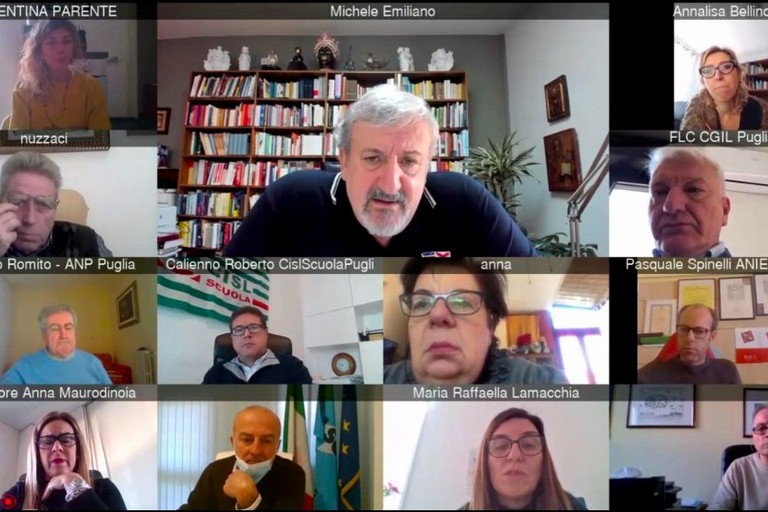 tavolo con il mondo della scuola pugliese