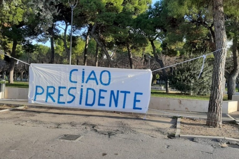 Striscione dedicato a Domenico Lorusso
