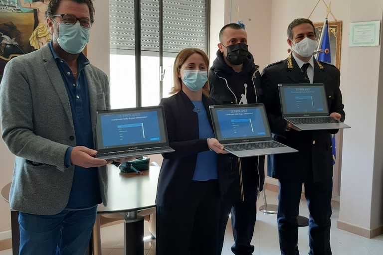 Consegna portatili alla Polizia Locale