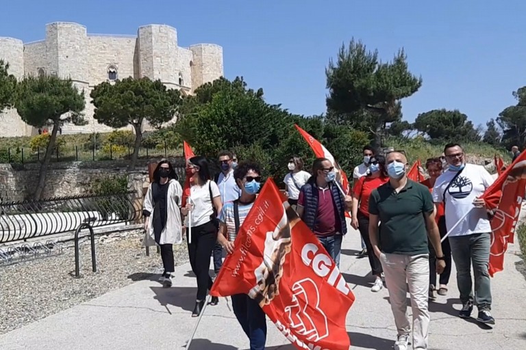 Sit-in a Castel del Monte, dopo le decisioni di Nova Apulia