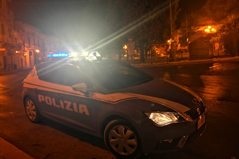 volante della Polizia di Stato