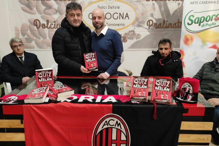 i vertici ed i tifosi del Milan Club Andria