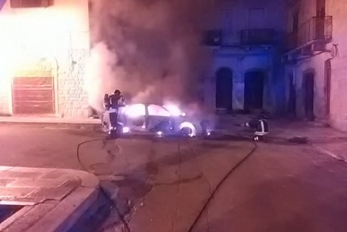 incendio autovettura piazza Sant'Agostino