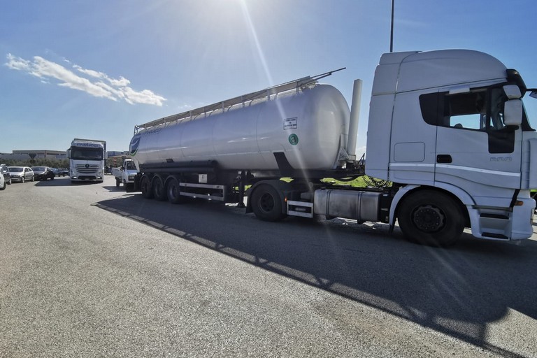 Protesta autotrasportatori: primi picchetti sulle strade della Bat