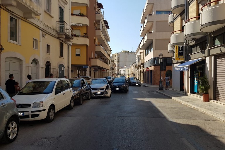 incidente stradale in via Salvator Rosa con via Gioacchino Poli