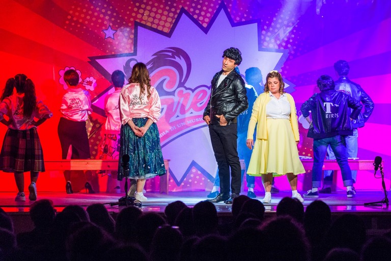 Compagnia teatrale Hurricane in scena con il musical “Grease”