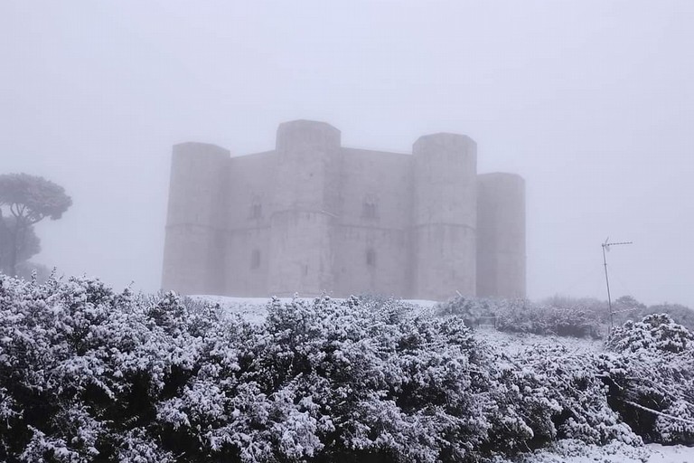 neve a Castel del Monte