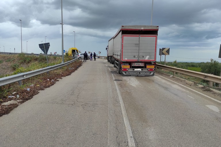 Incidente sulla strada tangenziale, nei pressi dello svincolo per l'A/14