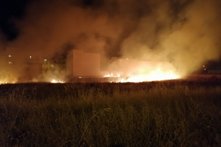 Fiamme in via Catullo e via Saffo