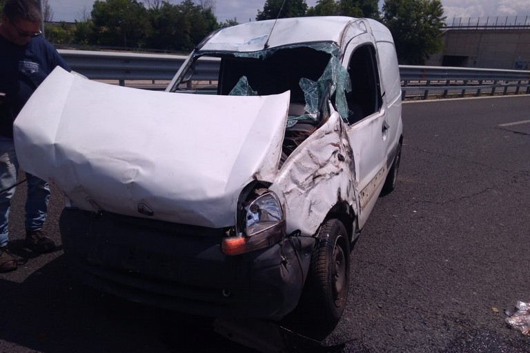 incidente stradale ss 170