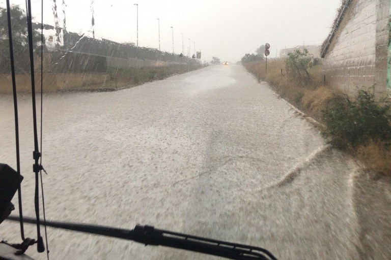 grandinata e forte pioggia su Andria