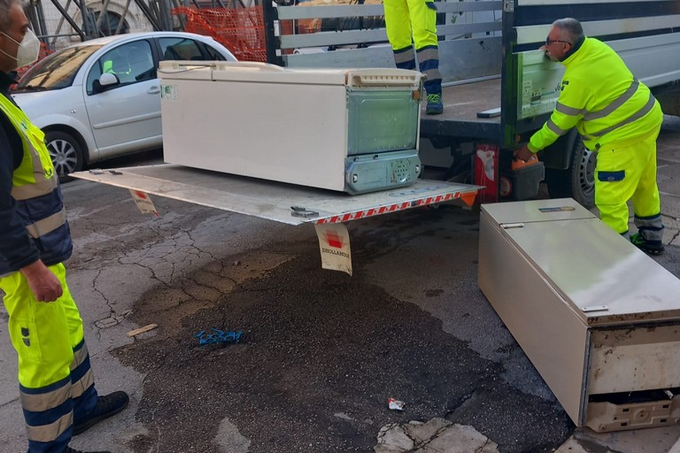 lavori di pulizia e bonifica al quartiere dell'Altomare