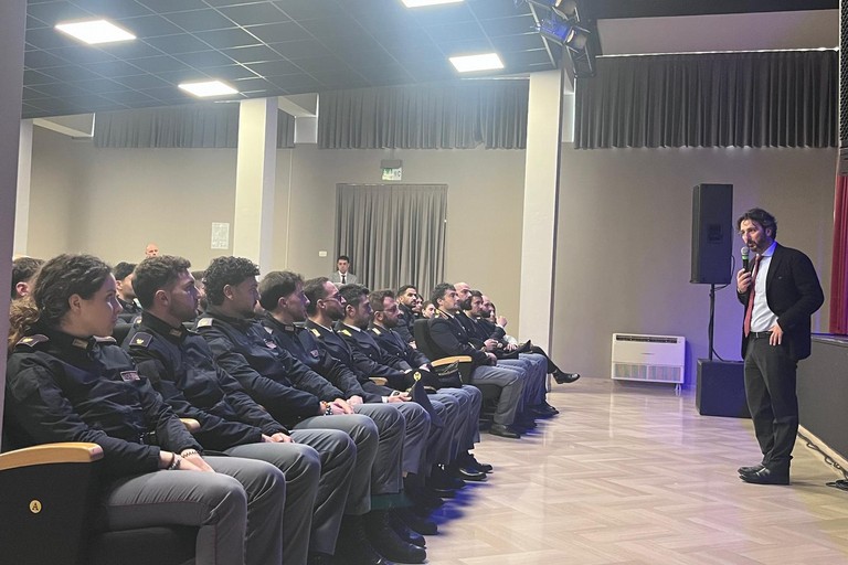 agenti della Polizia di Stato