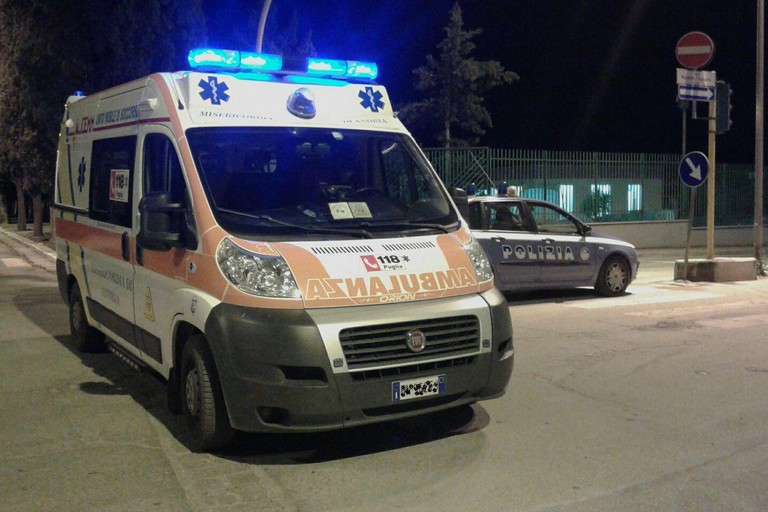ambulanza volante della Polizia di Stato. <span>Foto Vincenzo Cassano</span>