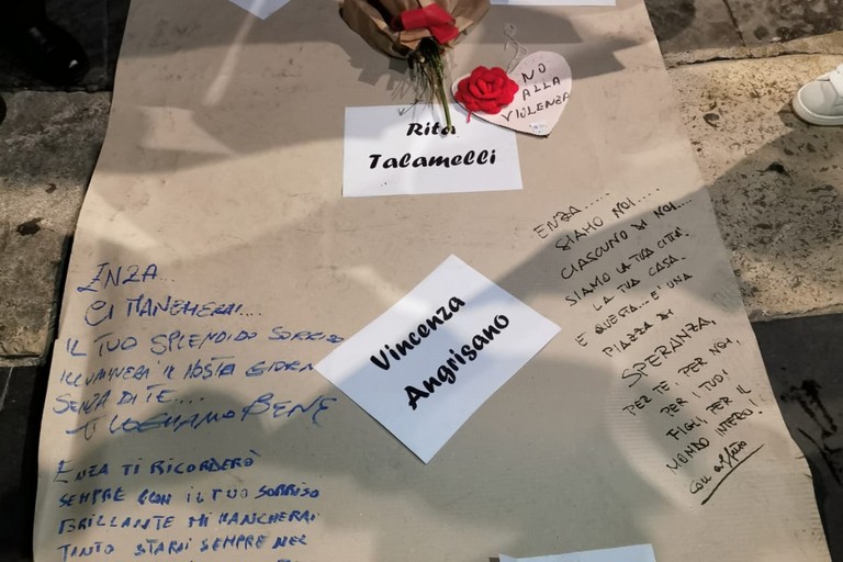 Andria in piazza contro la violenza