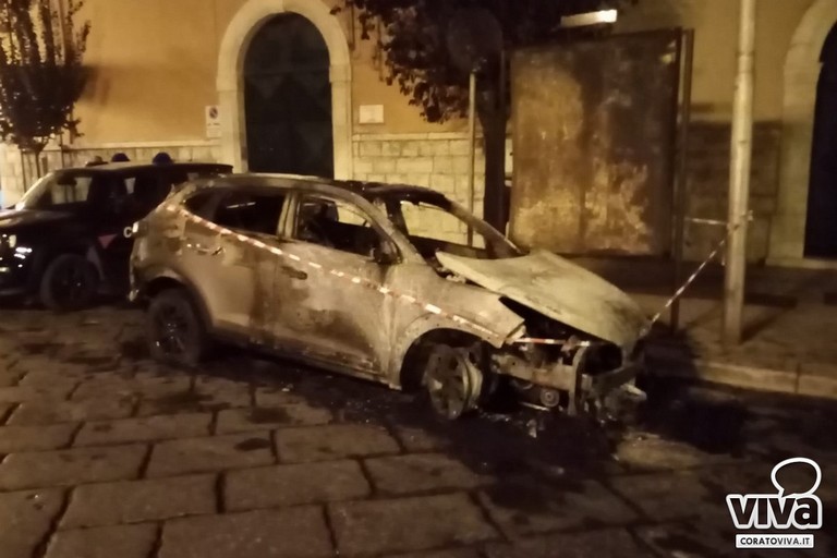 Auto di carabiniere di Andria data alle fiamme a Corato