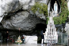 Festa della Madonna di Lourdes: processione e Santa Messa nella chiesa Cattedrale