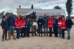 Avventura e beneficenza: Cristian Moroni consegna un assegno alla Croce Rossa di Andria