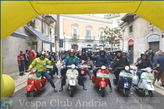 2° raduno del Vespa Club di Andria: oltre 400 partecipanti malgrado il maltempo
