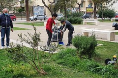 Cittadini consapevoli ripuliscono piazza SS. Trinità