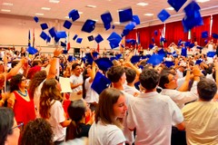 Emozioni, sorrisi e nuovi inizi: ieri la cerimonia di consegna dei diplomi all’istituto “Cafaro”