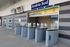 Andria Sud, tornelli per l'ingresso in stazione
