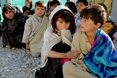 Oggi in Puglia 40 profughi provenienti dall'Afghanistan. Michele Emiliano: "Gesti concreti"