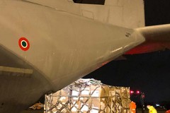 Altro materiale sanitario giunto ieri sera all'aeroporto di Bari-Palese