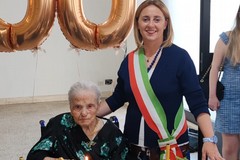 Buon compleanno nonna Vincenza, ai i suoi primi 100 anni