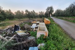 Migliora la raccolta dei rifiuti in città, ma per le campagne è "discarica continua". Il report di 3Place