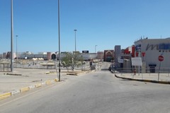 Gli studenti dell'IPSIA Archimede all'Ipercoop con il proprio laboratorio bar