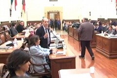 Manovra, Fortunato (Pd): "Noi non votiamo, la maggioranza faccia lo stesso". Coratella: "In aula un teatrino"