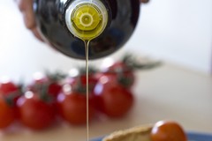 Crisi olio d'oliva: stop a miscelazione extravergine, per fermare trafficanti e tutelare la salute dei cittadini