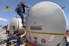 Carburanti, la Guardia di Finanza rafforza i controlli sulla filiera, anche nella Bat